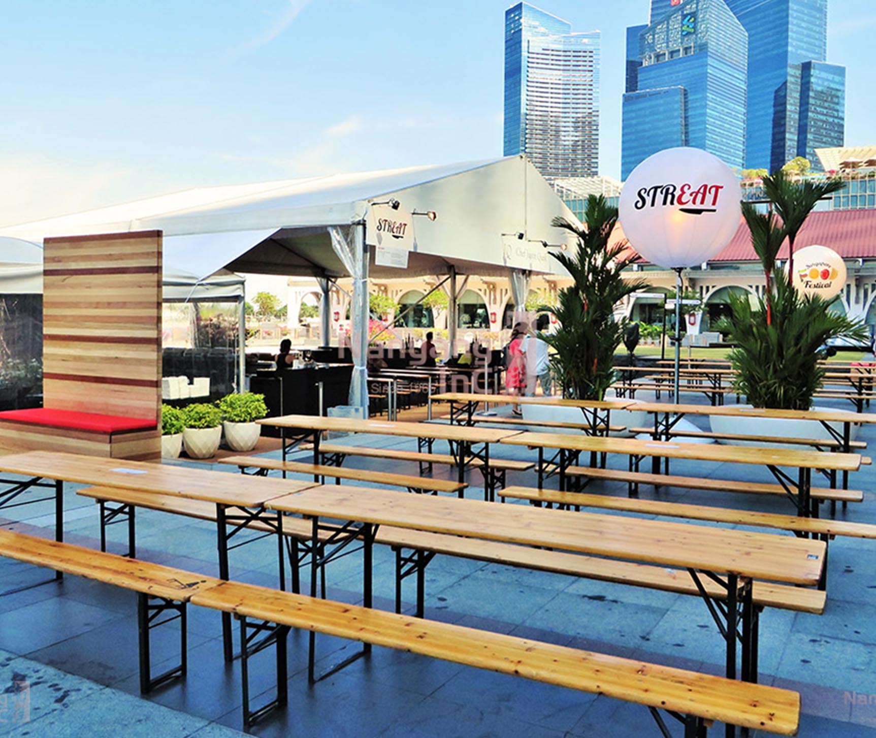 garden table (first photo)