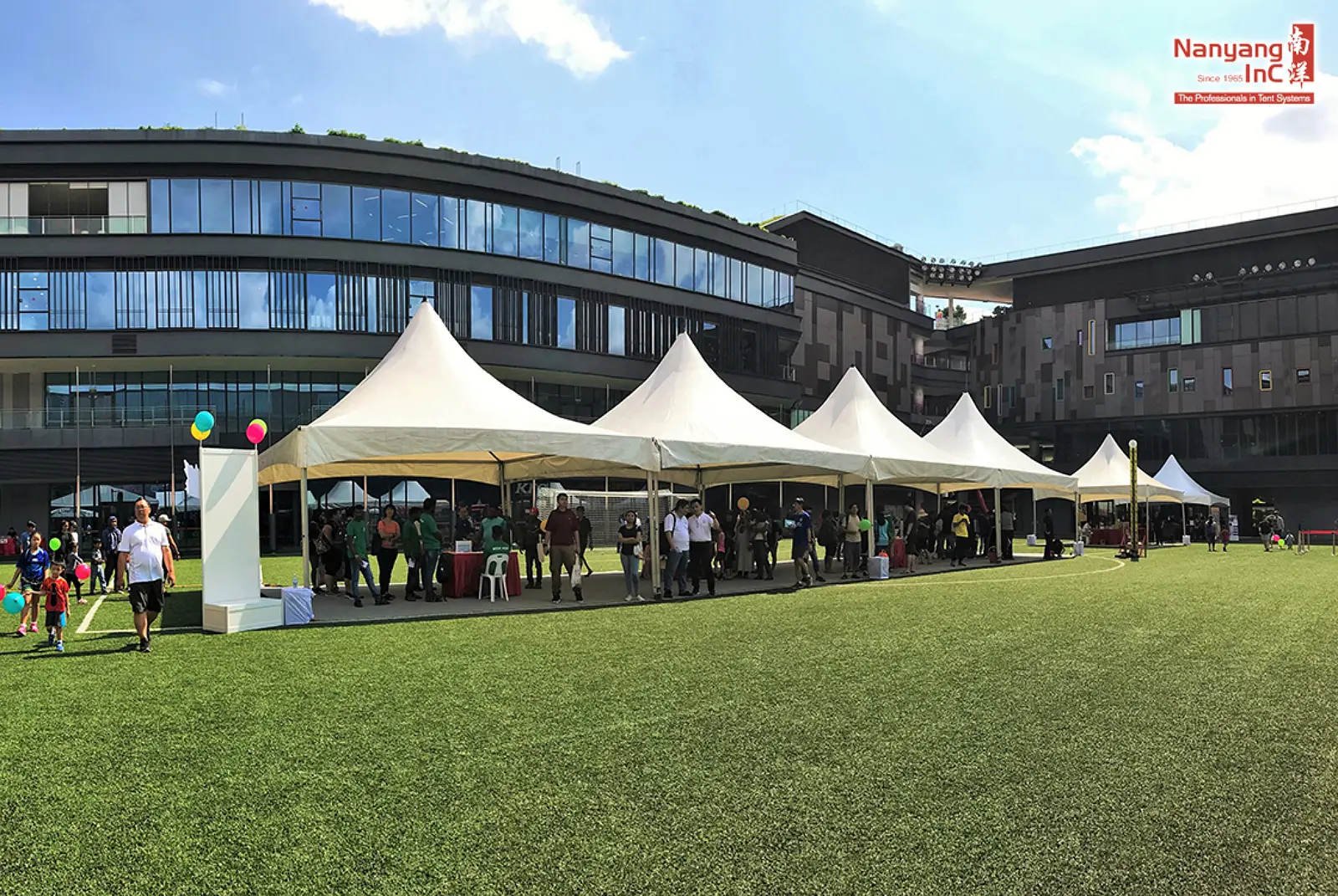 Standalone Marquee vs. Scalable Tent: Which Suits Your Event?